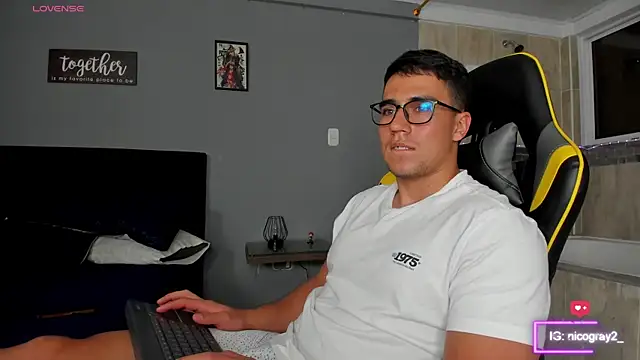 Snapshot of owengray2n chatting on February 27, 5:13 am owengray2n online show from February 27, 5:13 am