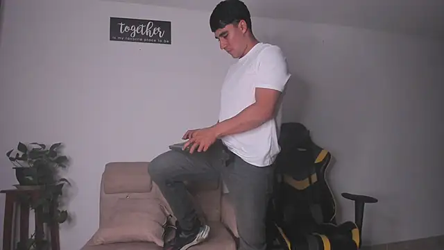 owengray2n online show from May 24, 4:39 am