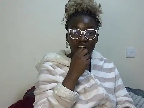 Snapshot of Sexy_racy_rebel_ chatting on December 4, 9:34 pm Sexy racy rebel online show from December 4, 9:34 pm