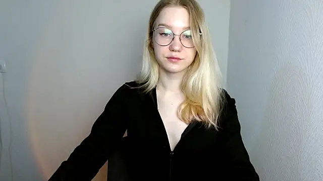 cindi hot online show from March 12, 9:34 am