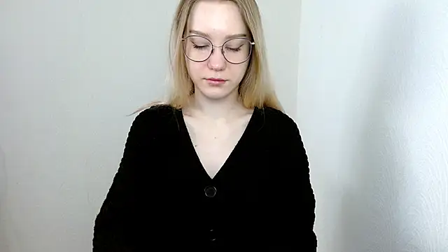 cindi hot online show from March 18, 8:36 am