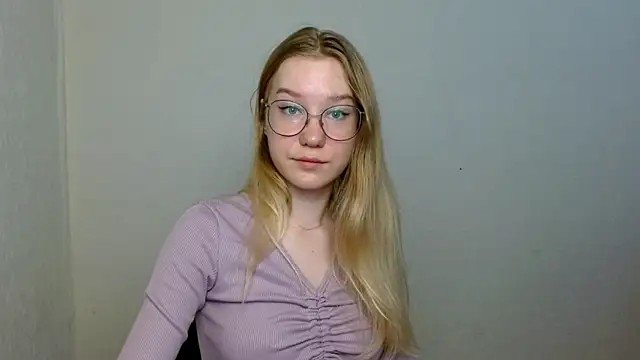 cindi hot online show from November 15, 9:39 am