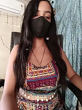 Parinaaz18 online show from June 18, 1:28 am
