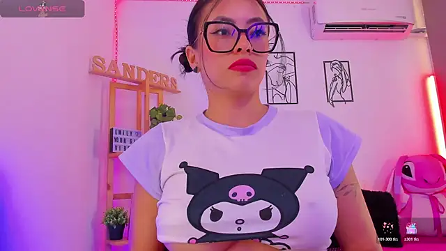 EmillySanders online show from May 22, 8:36 pm