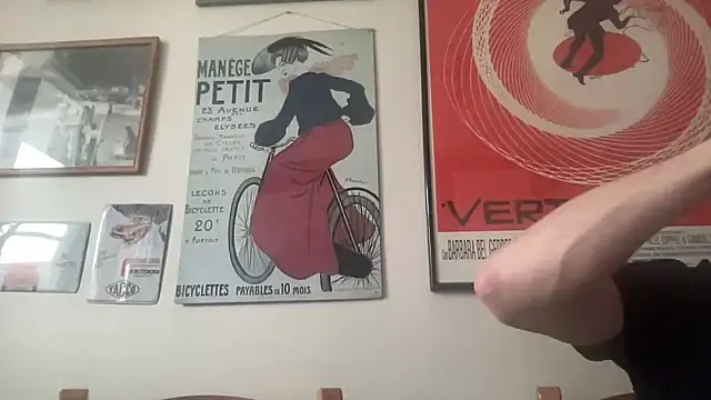 Snapshot of mrphatcat01 chatting on December 2, 12:07 pm mrphatcat01 online show from December 2, 12:07 pm