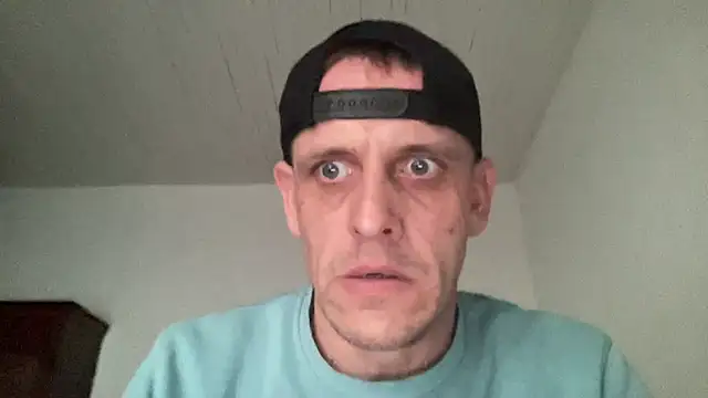 Snapshot of mrphatcat01 chatting on February 17, 4:04 pm mrphatcat01 online show from February 17, 4:04 pm