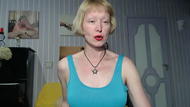 Snapshot of Marquise555 chatting on August 3, 5:38 pm Marquise555 online show from August 3, 5:38 pm
