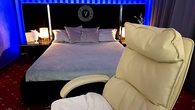 Snapshot of Lexi_Si chatting on October 21, 8:37 am Lexi Si online show from October 21, 8:37 am