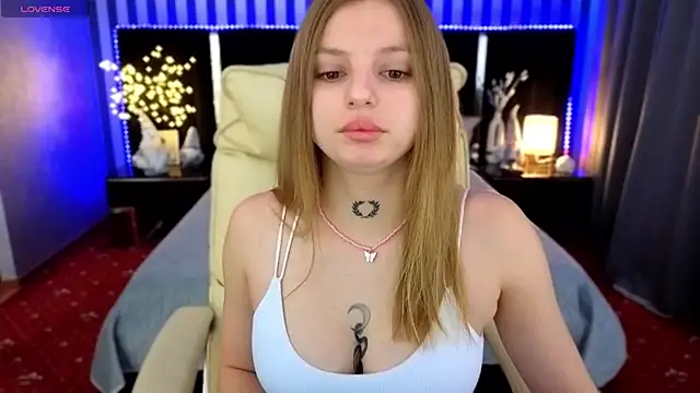 Snapshot of Lexi_Si chatting on December 19, 7:04 am Lexi Si online show from December 19, 7:04 am