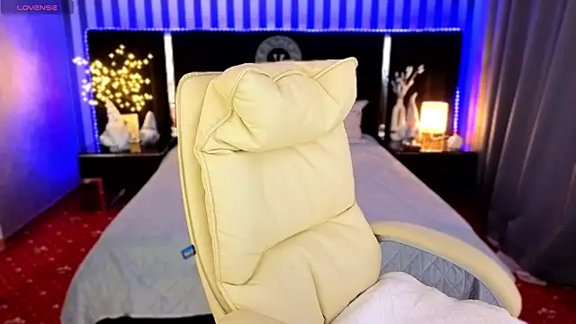 Snapshot of Lexi_Si chatting on December 20, 7:15 am Lexi Si online show from December 20, 7:15 am