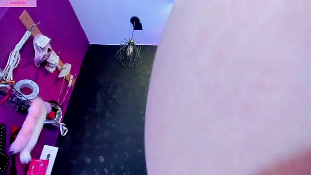 Alexa Slave online show from April 2, 3:42 pm