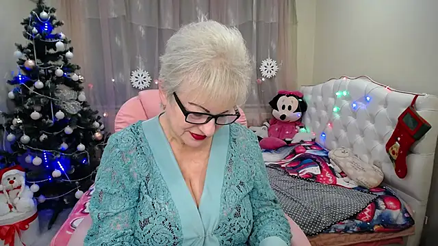KayleSmoll online show from January 7, 10:30 pm