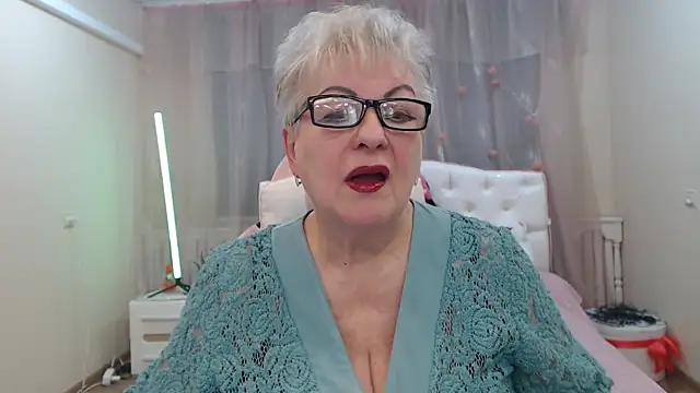 KayleSmoll online show from November 21, 7:45 pm