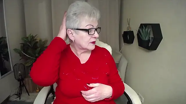 KayleSmoll online show from February 3, 7:41 pm