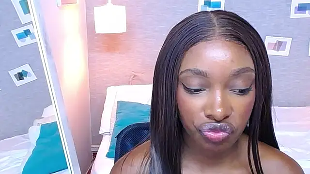 Snapshot of Shamiraa_moore chatting on March 18, 4:37 pm Shamiraa moore online show from March 18, 4:37 pm