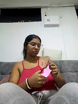 Snapshot of Sofythom1 chatting on October 25, 1:35 am Sofythom1 online show from October 25, 1:35 am