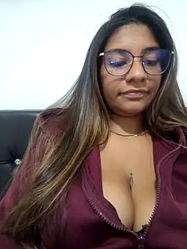 Snapshot of Sofythom1 chatting on December 21, 1:13 am Sofythom1 online show from December 21, 1:13 am