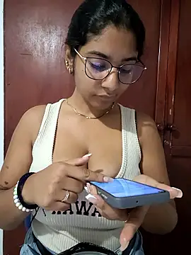 Snapshot of Sofythom1 chatting on January 17, 3:11 am Sofythom1 online show from January 17, 3:11 am