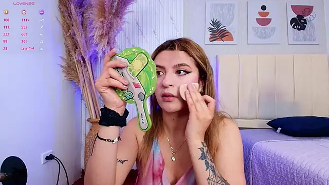 alice-millerr online show from September 24, 7:06 pm