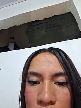 Kloemoretti online show from March 10, 2:37 pm