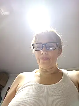 leona- online show from December 17, 12:22 pm