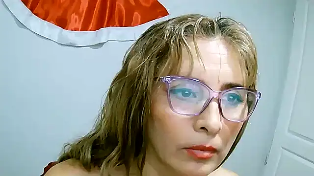 leona- online show from January 6, 12:16 am