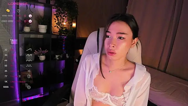 sensualily online show from October 4, 3:43 pm