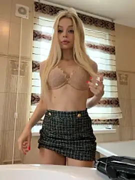 -RIVIERA- online show from April 8, 9:31 am