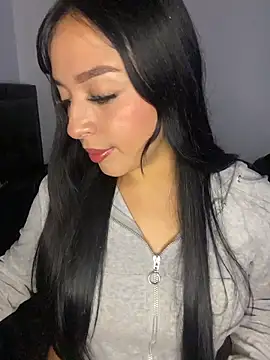 Snapshot of Loren_sexx6 chatting on February 13, 3:35 am Loren sexx6 online show from February 13, 3:35 am