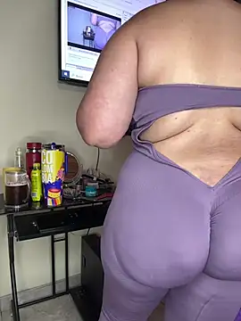 scarlet tommy online show from June 27, 5:51 pm
