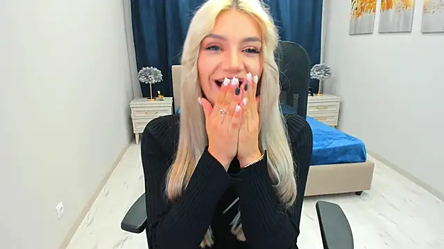 SelenaeMoore online show from January 8, 11:32 am