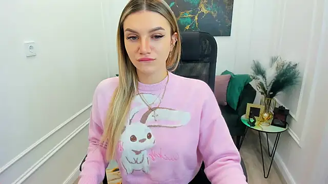 SelenaeMoore online show from February 6, 3:22 am