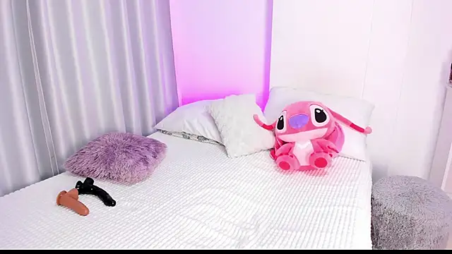 abbyfoxx  online show from December 8, 4:04 am