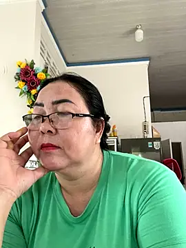 Snapshot of NDith chatting on September 23, 1:52 am NDith online show from September 23, 1:52 am