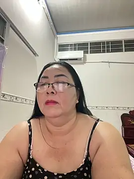 Snapshot of NDith chatting on September 23, 1:58 pm NDith online show from September 23, 1:58 pm