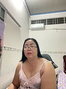 Snapshot of NDith chatting on September 27, 2:11 pm NDith online show from September 27, 2:11 pm