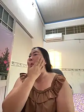 Snapshot of NDith chatting on October 1, 11:00 pm NDith online show from October 1, 11:00 pm