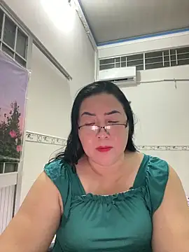 Snapshot of NDith chatting on October 3, 12:57 pm NDith online show from October 3, 12:57 pm