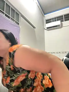 Snapshot of NDith chatting on October 10, 12:04 pm NDith online show from October 10, 12:04 pm