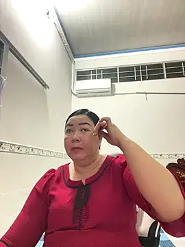 Snapshot of NDith chatting on October 22, 10:42 pm NDith online show from October 22, 10:42 pm