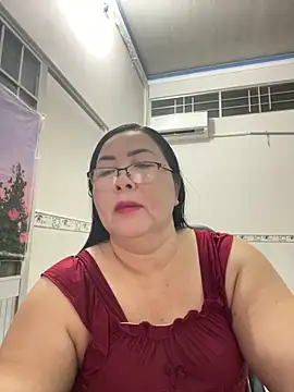 Snapshot of NDith chatting on October 23, 11:20 am NDith online show from October 23, 11:20 am