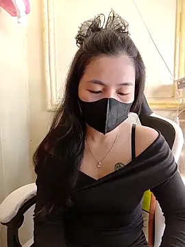 Snapshot of lyna_bl chatting on March 7, 1:31 am lyna bl online show from March 7, 1:31 am