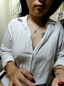 Snapshot of lyna_bl chatting on March 17, 1:18 pm lyna bl online show from March 17, 1:18 pm