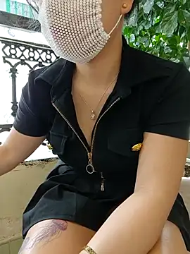 Snapshot of lyna_bl chatting on March 23, 4:05 am lyna bl online show from March 23, 4:05 am