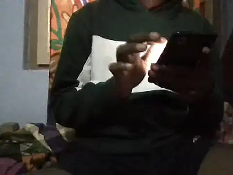 Snapshot of TeluguModda99 chatting on December 9, 9:39 am TeluguModda99 online show from December 9, 9:39 am