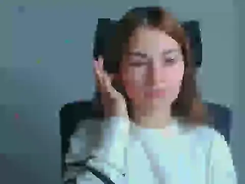 Loon Amore online show from October 11, 5:50 am