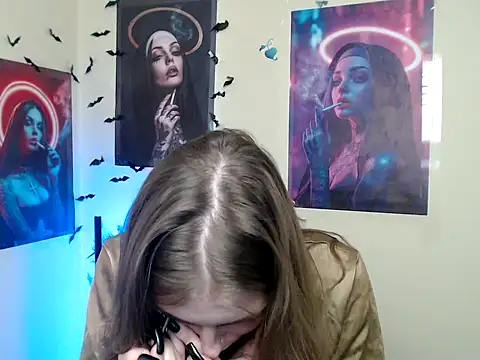 StrangerGi online show from October 18, 11:55 am