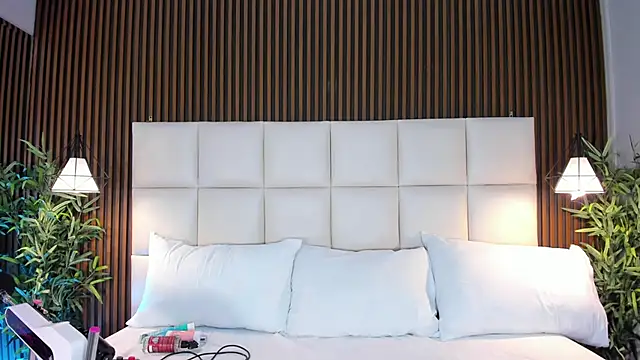 CailynBrowm online show from November 8, 4:45 am