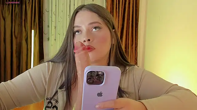 dennisbonnet  online show from April 22, 4:15 am