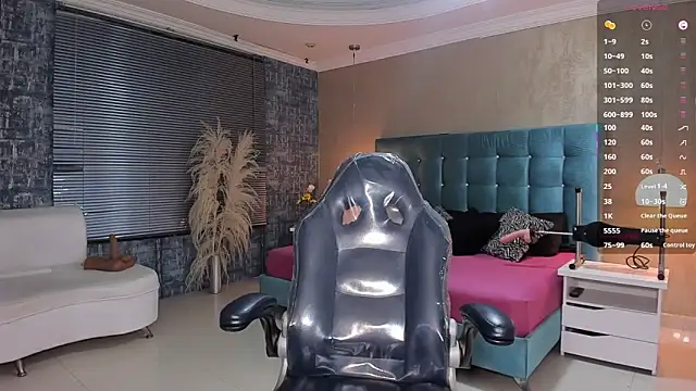 MelanieRioss online show from September 21, 1:02 pm